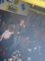 Cica na klupi