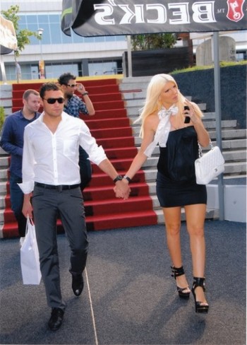 http://www.domaci.de/images/extras/ivankamaza/Muzika/jelena-karleusa-dusko-tosic.jpg